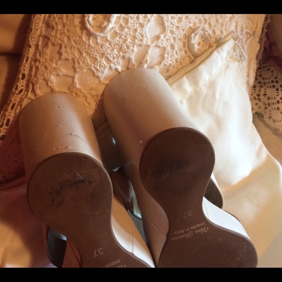 GIFTED FREE  with any purchase Italian L Sandals - Picture 5 of 7